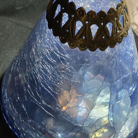 Vintage Blue Crackle Glass Decanter With Ornate Brass Detailing & Crystal Stoppe - Picture 3 of 8